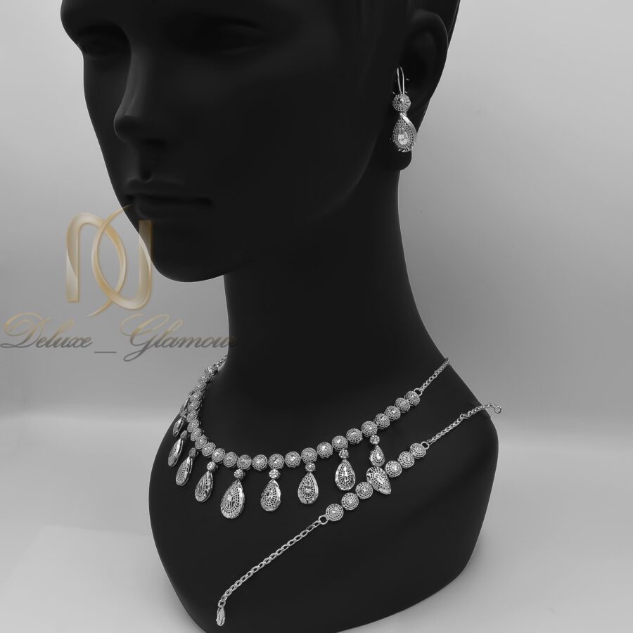 سرویس نقره زنانه آویز دار تراش ce-n91 روی مانکن