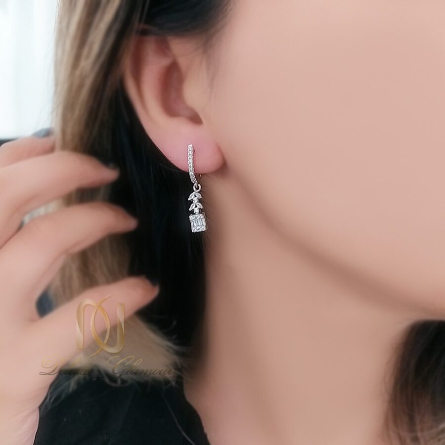 نیمست نقره زنانه امرالدکات از نمای گوشواره