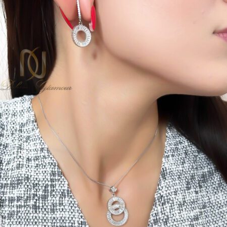 نیم ست نقره زنانه حلقه ای روی بدن