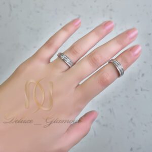 حلقه ست نقره نامزدی روی دست