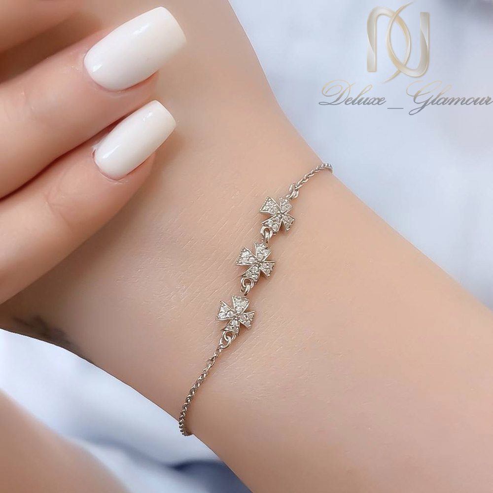 دستبند نقره زنانه گل روی دست