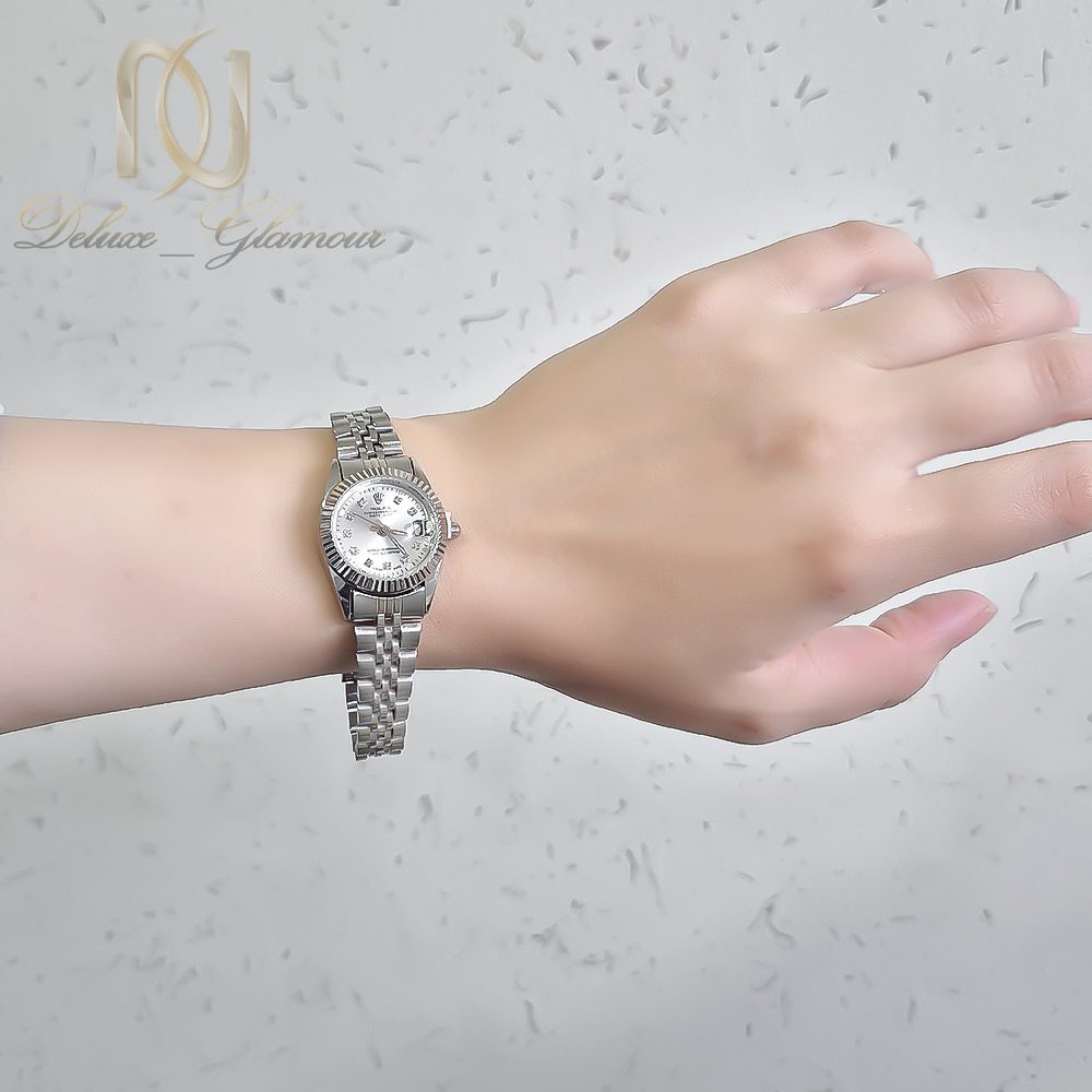 ساعت زنانه استیل طرح رولکس روی دست