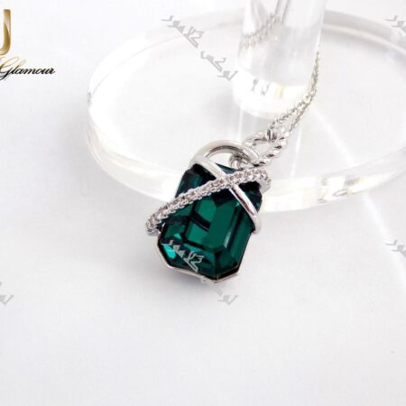 گردنبند ظریف دخترانه ژوپینگ با کریستال سه بعدی سبز سواروسکی Nw-n119 عکس از کریستال سه بعدی