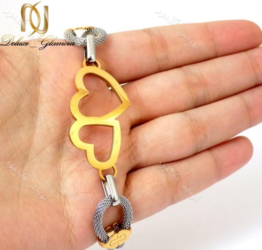 دستبند دخترانه طرح قلب طلایی نقره ای با بدنه استیل Ds-n150 عکس روی دست