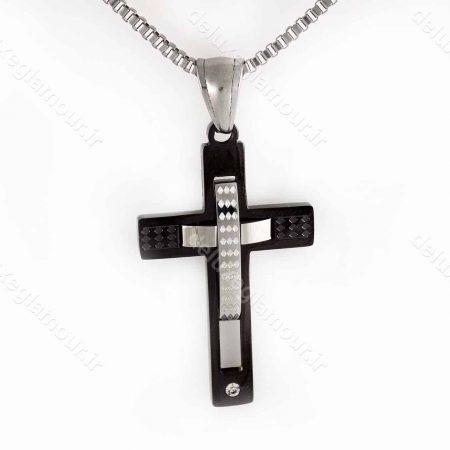 خرید گردنبند مردانه استیل طرح صلیب با زنجیر آجری 23 سانتی nw-n147 از نمای روبرو