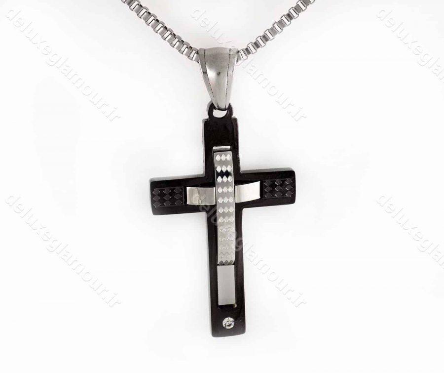 خرید گردنبند مردانه استیل طرح صلیب با زنجیر آجری 23 سانتی nw-n147 از نمای روبرو