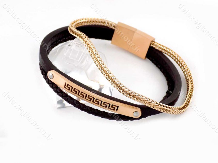 دستبند مردانه چرم سه لاینه زنجیری با رویه استیل رنگ رزگلد ds-n189 از نمای کنار
