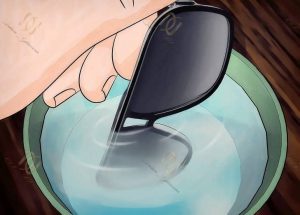 راه های از بین بردن خش شیشه عینک 