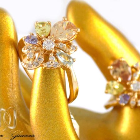 انگشتر دخترانه ژوپینگ با نگین های رنگی و روکش آب طلا dl-s123 از نمای نزدیک