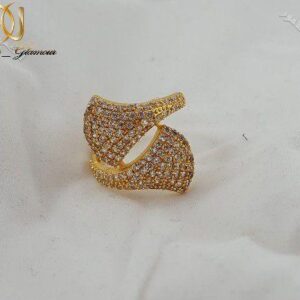 انگشتر طرح گلبرگ کلیو با کریستالهای سواروفسکی اصل Rg-n172 از روبرو