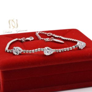 دستبند جواهری دخترانه کریستالهای سواروفسکی Ds-n161 از نمای قرمز