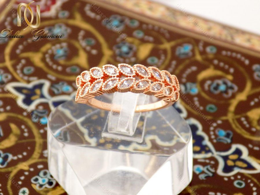 انگشتر دخترانه جواهری طرح خوشه کلیو با نگین سواروسکی rg-n230 از نمای بالا