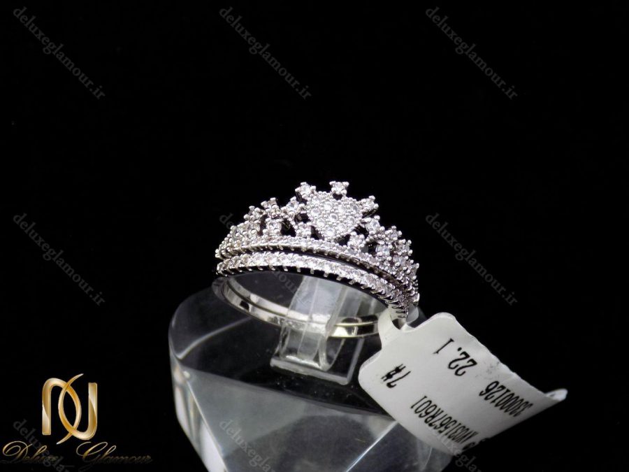 حلقه و پشت حلقه جواهری طرح تاج با نگین های سواروسکی rg-n231 از نمای مشکی