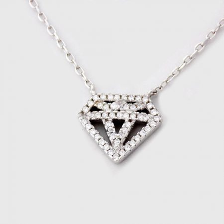 گردنبند دخترانه نقره طرح الماس با نگین های برلیان اتمی nw-n248 از نمای نزدیک