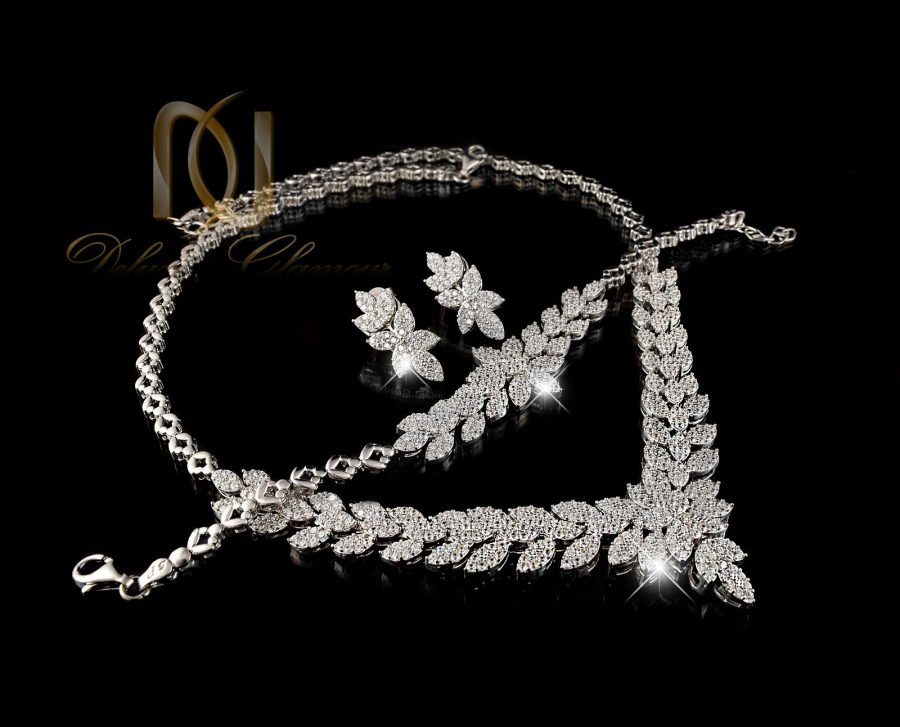 سرویس نقره عروس جواهری طرح گلبرگ ns-n231 از نمای مشکی