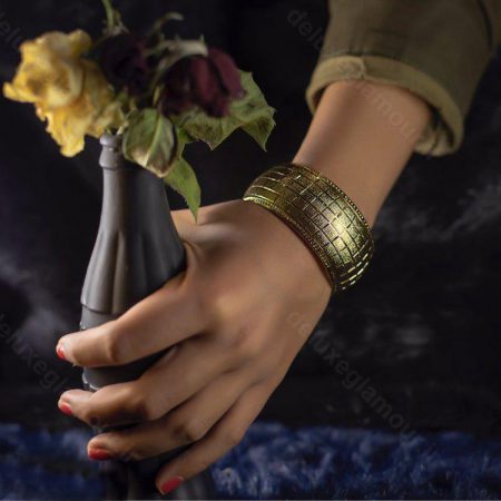 تک پوش زنانه طرح طلا sr-n110 از نمای نزدیک