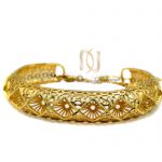 دستبند زنانه برنجی طرح لوزی طلایی ds-n372 از نمای روبرو