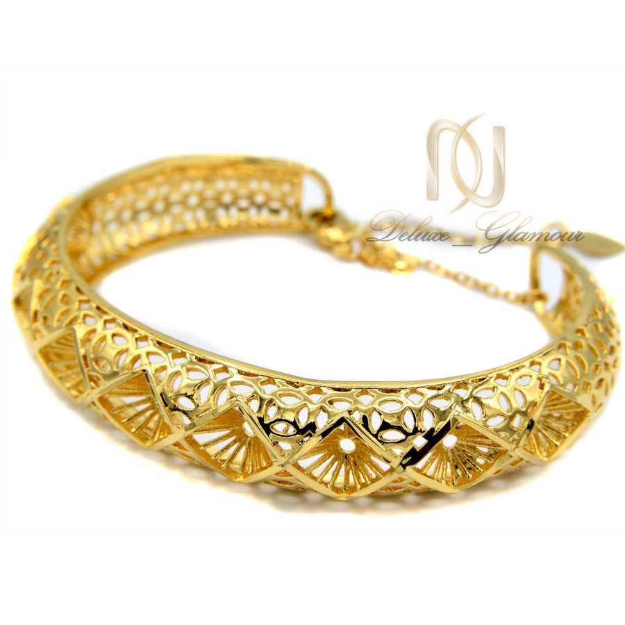 دستبند زنانه برنجی طرح لوزی طلایی ds-n372 از نمای کنار