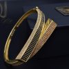 دستبند نقره زنانه طرح جدید طلایی DS-N375 از نمای مشکی
