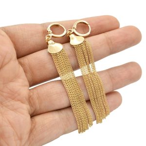 گوشواره آویزی زنانه ژوپینگ طرح طلا er-n182 از نمای روی دست