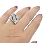 انگشتر نقره زنانه طرح پوست مار جدید rg-n414 از نمای روی دست