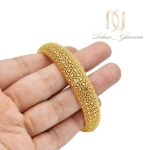 دستبند زنانه برنجی طرح طلا فری سایز ds-n477 از نمای روی دست