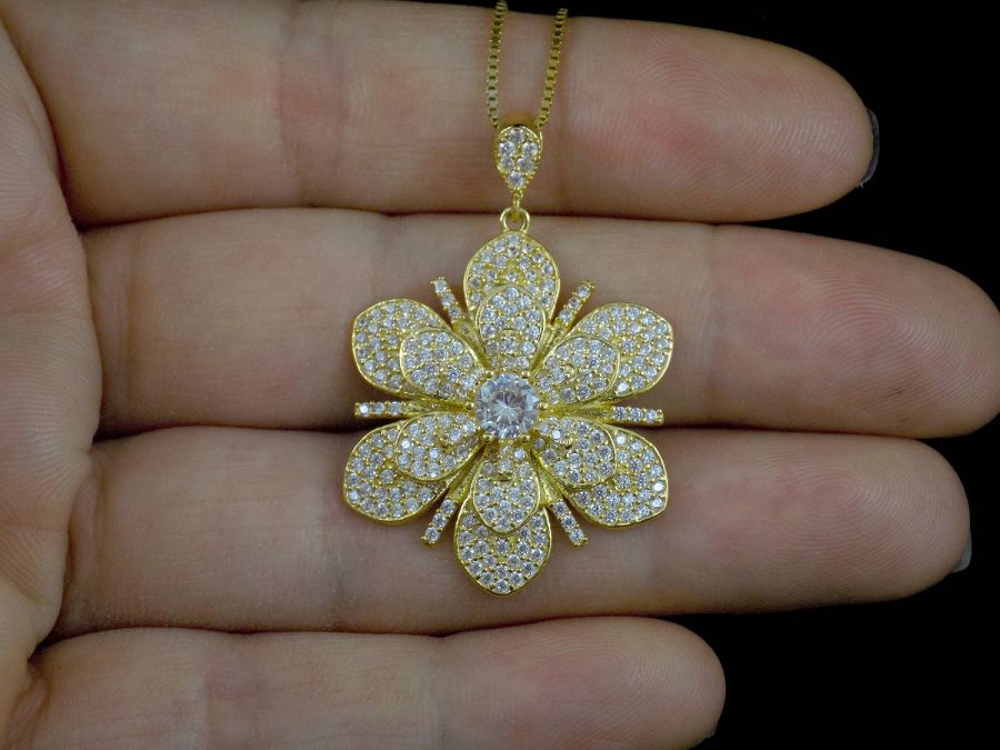 گردنبند نقره زنانه طرح گل طلایی MA-N418 از نمای روبرو