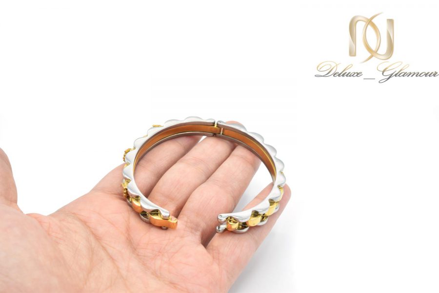 دستبند قفلی دخترانه طرح رولکس استیل روی دستds-n616