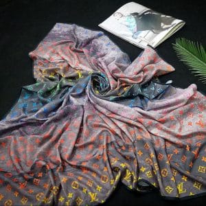 روسری حریر کرپ ال وی هفت رنگ از نمای بالا
