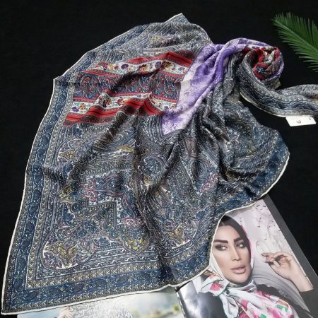روسری مام ابریشم طرح کلاسیک ابروباد بنفش از نمای روبرو