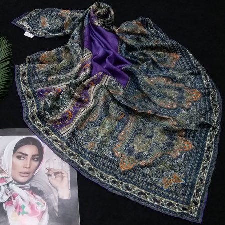 روسری مام ابریشم طرح کلاسیک بنفش از نمای روبرو