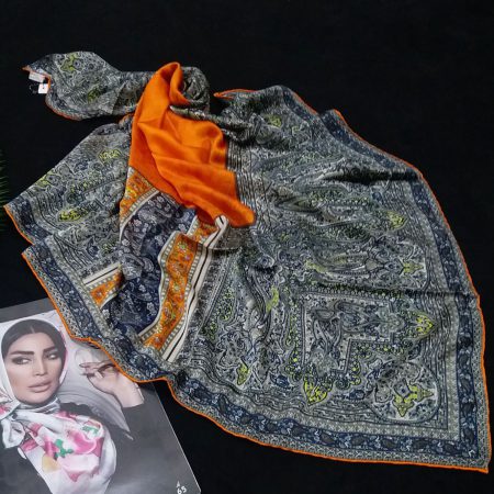 روسری مام ابریشم طرح کلاسیک پرتقالی از نمای روبرو