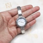 ساعت گوچی زنانه استیل نقره ای sh-n192 از نمای روی دست