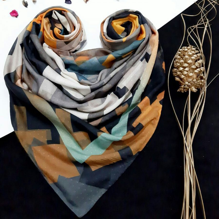 روسری نخی طرح هندسی از نمای کلی