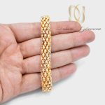 دستبند زنانه طرح طلای استیل ds-n648 از نمای روی دست