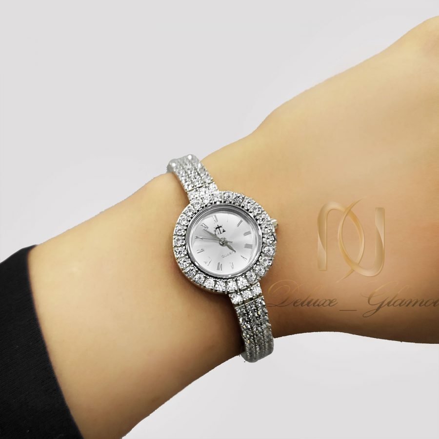 ساعت نقره جواهری زنانه نگین دار WH-N205 از نمای روی دست