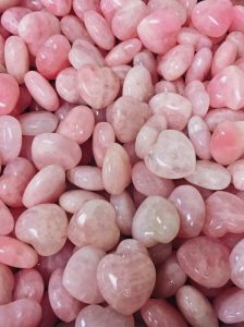 خواص و ویژگی های سنگ کوارتز صورتی rose quartz
