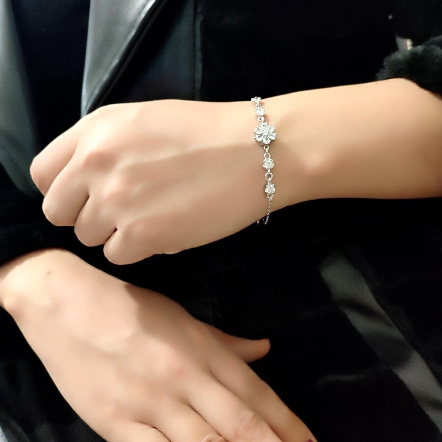 دستبند دخترانه ظریف نقره 925 طرح گل ma-n756