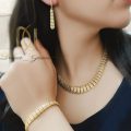عکس سرویس نقره زنانه بدون نگین مشابه طلا 18 عیار - سرویس نقره زنانه تراش پارلا