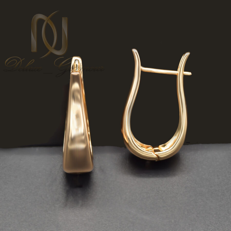 گوشواره حلقه ای ژوپینگ طرح امگا طلایی بدون حساسیت زمینه مشکی