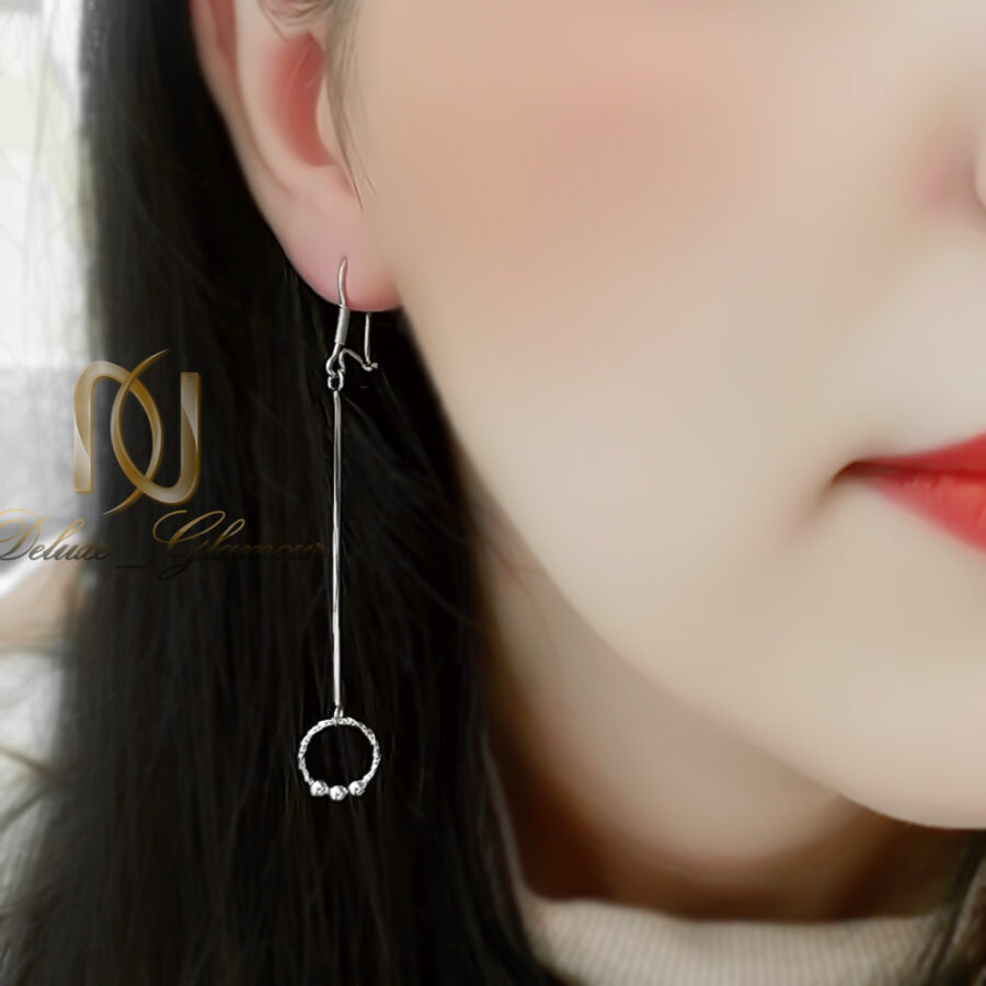 مدل گوشواره نقره زنانه آویز توپی بلند حلقه ای بدون حساسیت