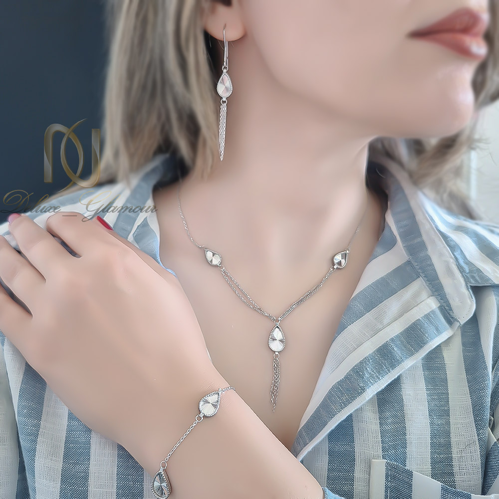 سرویس نقره زنانه اشک بدون نگین روی بدن