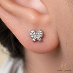 گوشواره نقره زنانه پروانه ظریف er-s-1، پوشش روی گوش، نمای نزدیک کناری