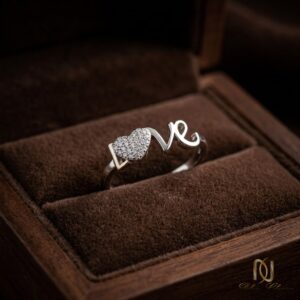 انگشتر نقره زنانه LOVE ri-s-20 عکس روی جعبه مخمل قهوهای